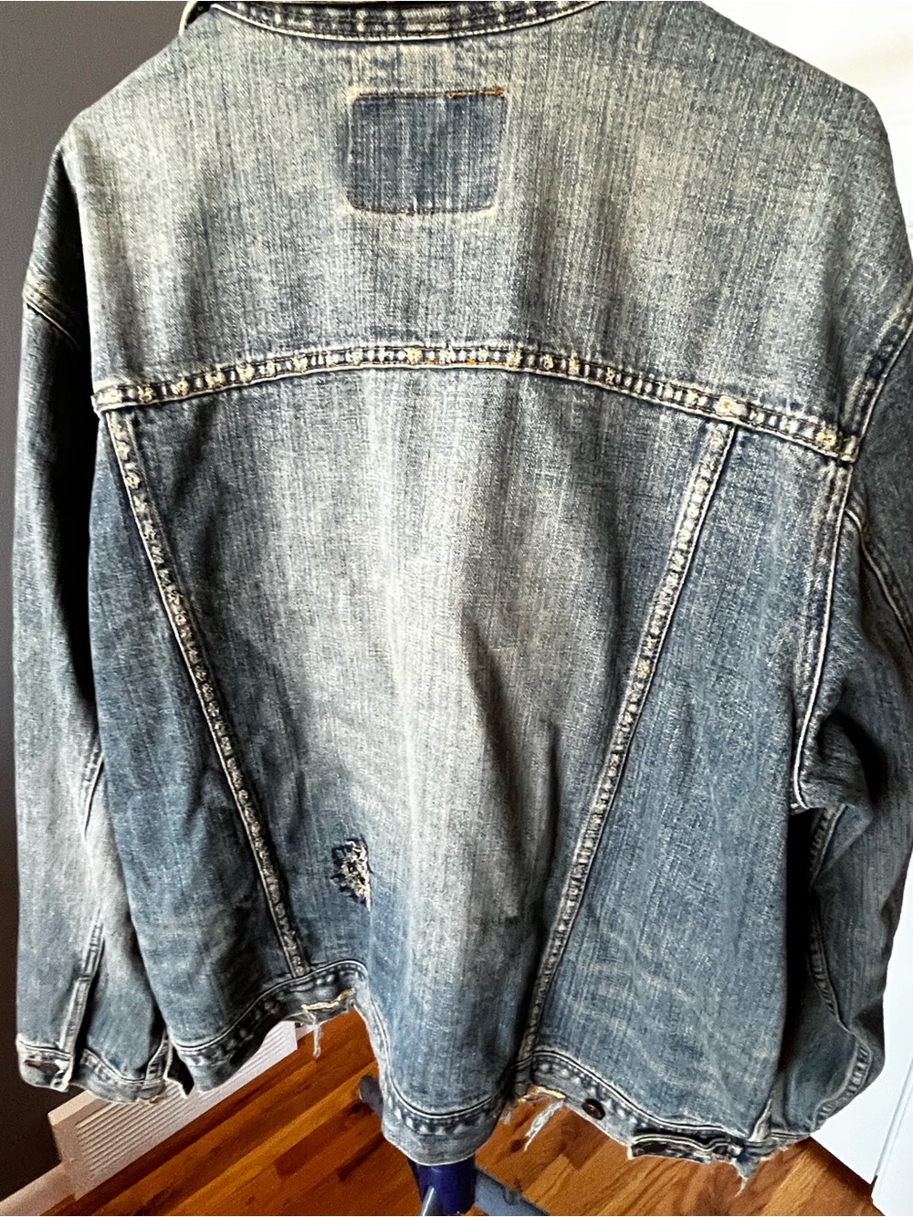 Abercrombie & Fitch Men’s Vintage Wash Denim Jacket - Picture 2 of 10